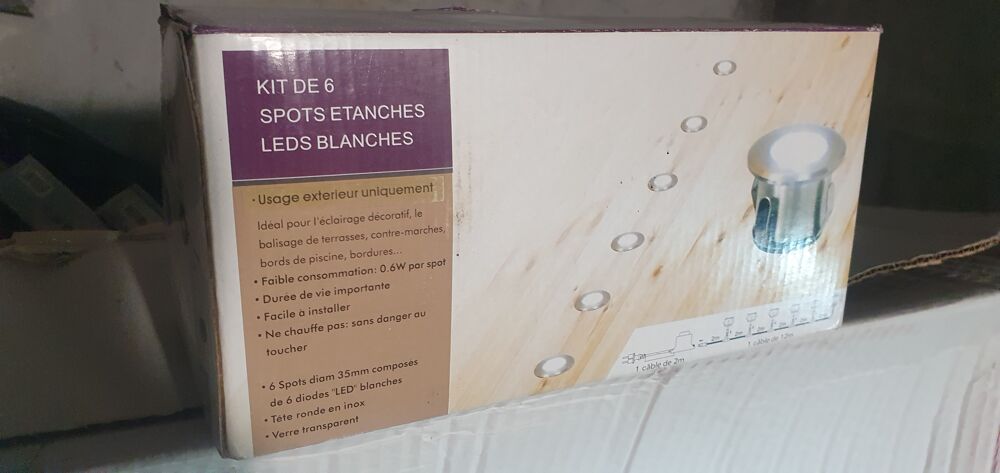 Bo&icirc;te de lampes led 35 € neuves Bricolage
