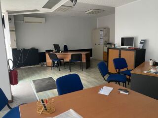 Immeuble à vendre 150 m² Chasseneuil-sur-bonnieure