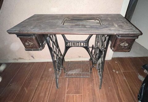 DONNE table machine a coudre 5 Flévy (57)