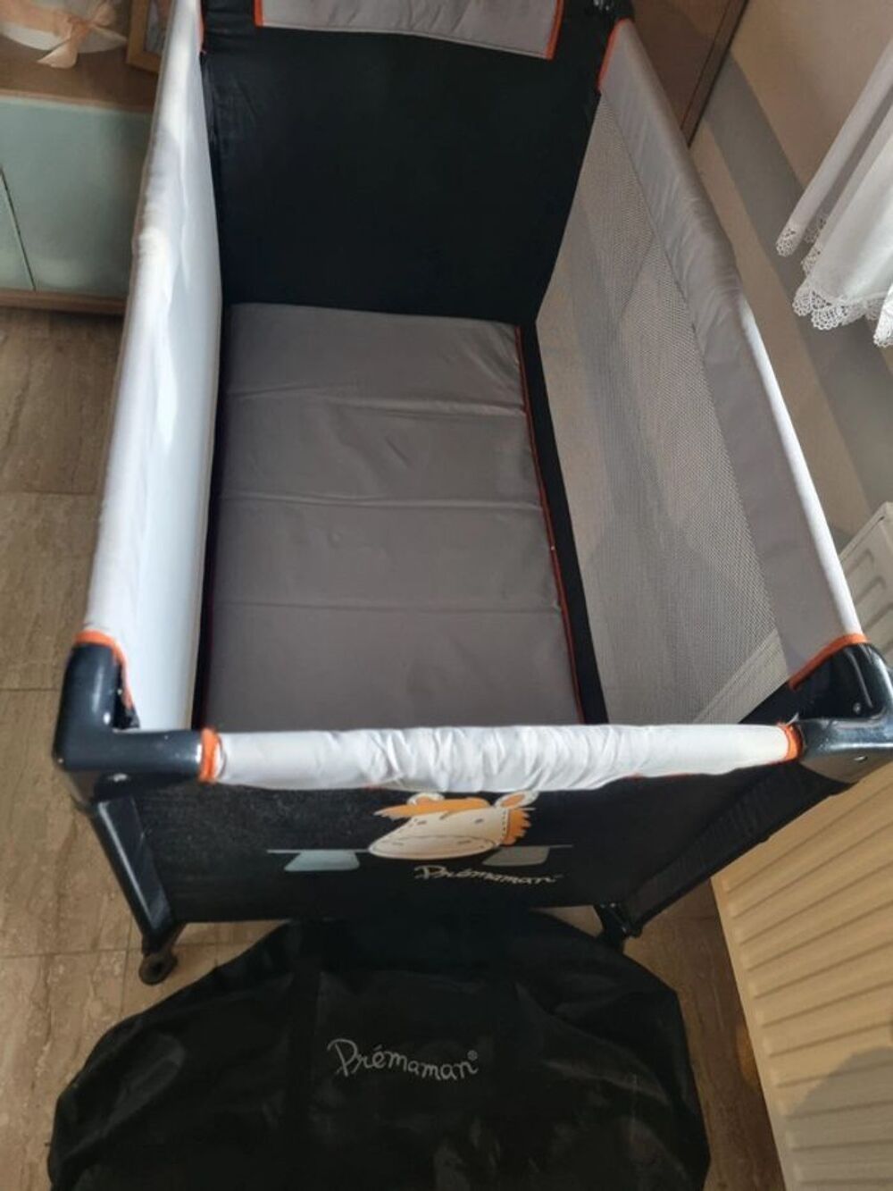 Lit parapluie premaman 
Peu utilis&eacute; Mobilier enfants