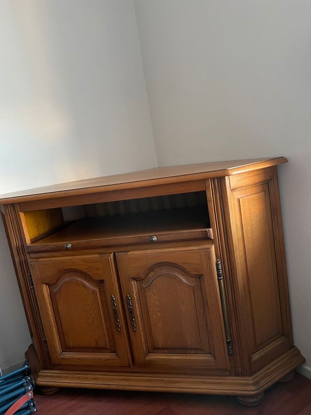 Meuble ancien d'angle en bois massif Meubles