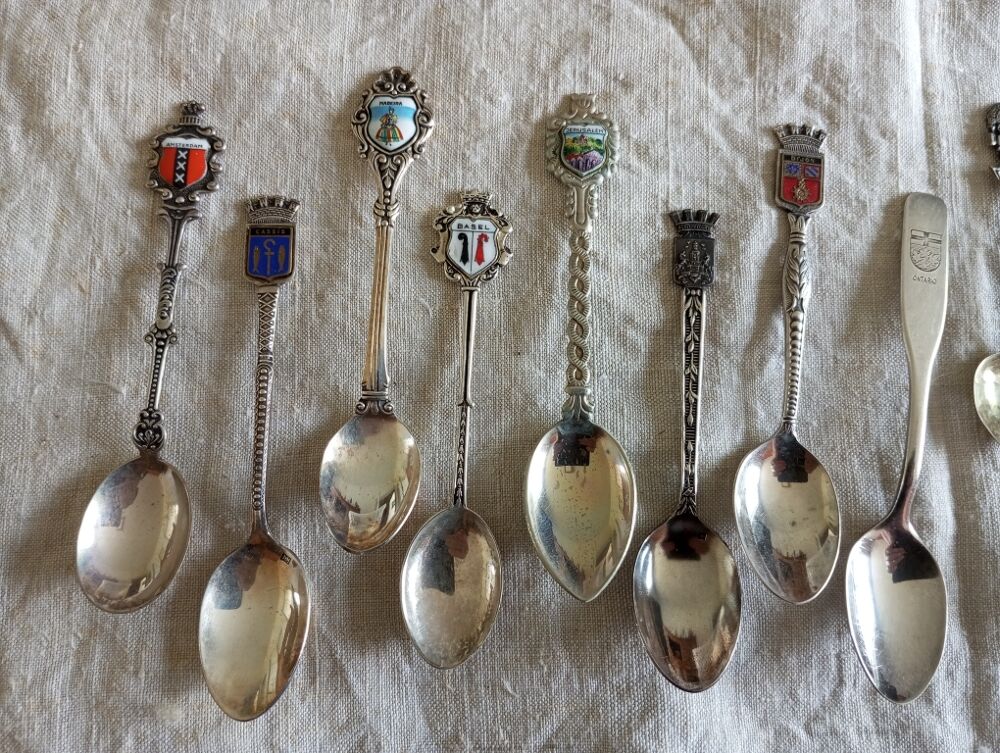 petites cuill&egrave;res de collection 
