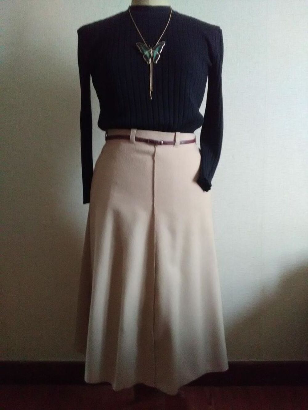 Jupe fantaisie beige Vêtements