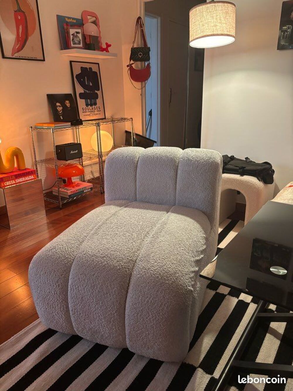 Fauteuil en velour molletonn&eacute; de couleur cr&egrave;me/beige Meubles