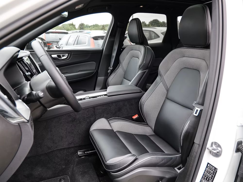 XC60 T8 Recharge AWD 310 ch + 145 ch Geartronic 8 Ultimate Style Chrome 2023 occasion 38440 Saint-Jean-de-Bournay