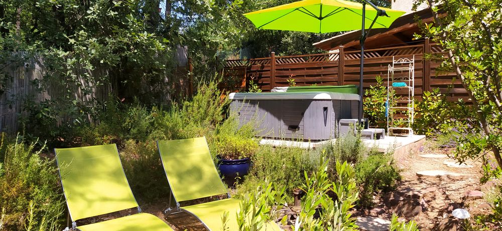   Gite avec jacuzzi privé, en Provence au pied du Mont Ventoux Provence-Alpes-Côte d'Azur, Bédoin (84410)