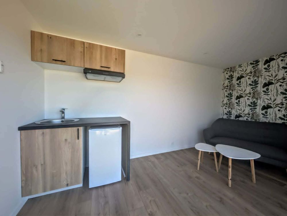 Studio de jardin , disponible imm&eacute;diatement. Jardin