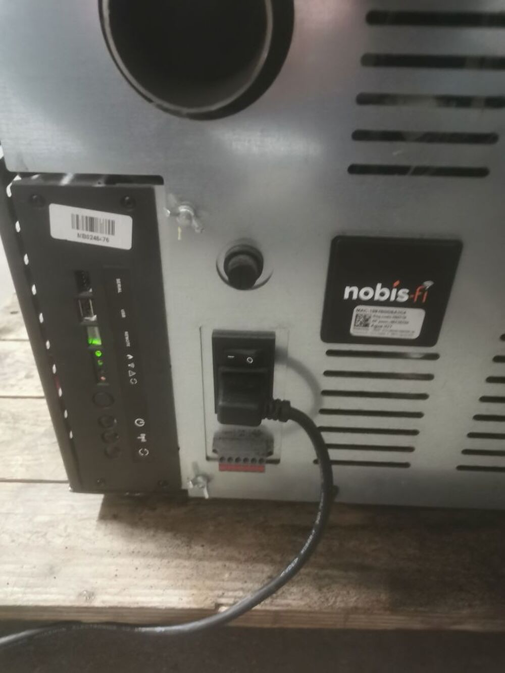 A SAISIR: POELE A GRANULES NOBIS MODELE A10V ROUND Meubles
