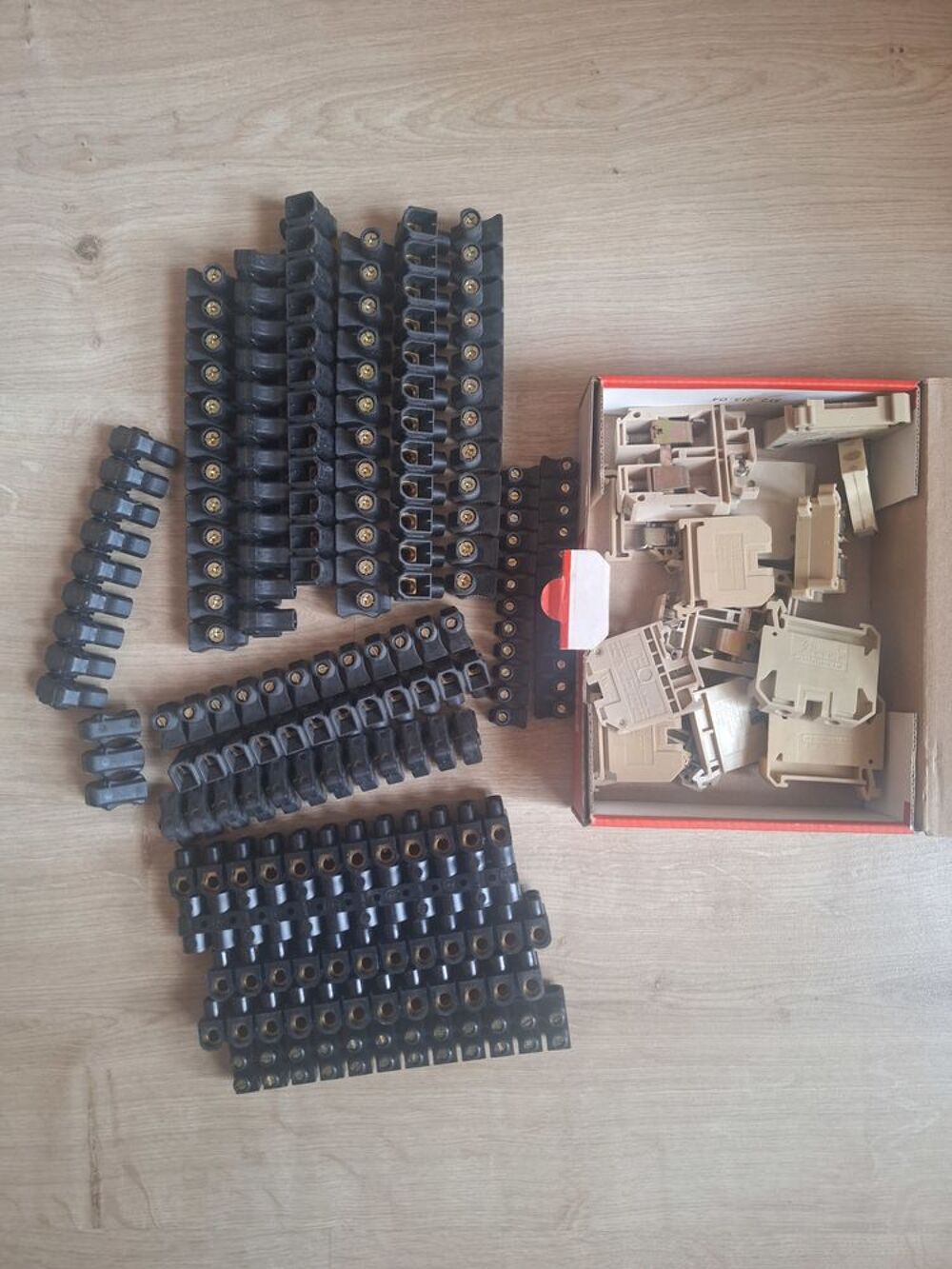 Lot de mat&eacute;riel de jonctions &eacute;lectrique Bricolage