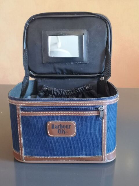 Malette � maquillages et produits de beaut�s 4 Marseille 4 (13)