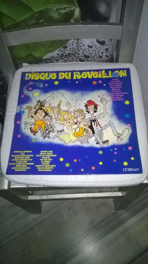Vinyle Disque du r�veillon
1981
Excellent etat
Envoie dan 10 Talange (57)