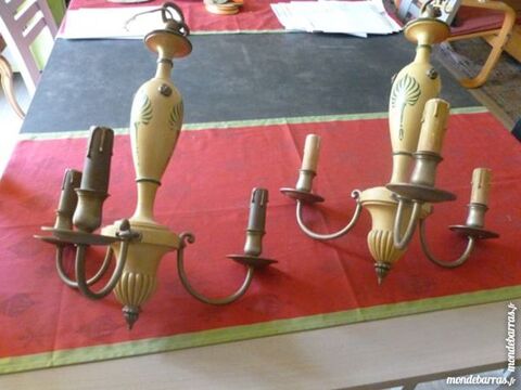 2 lustres anciens en bois peint et laiton, 20 euros pi�ce 20 Thiais (94)