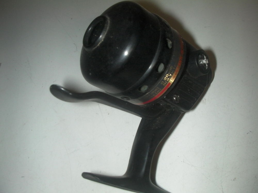Moulinet lancer DAIWA capot&eacute; graphite Sports