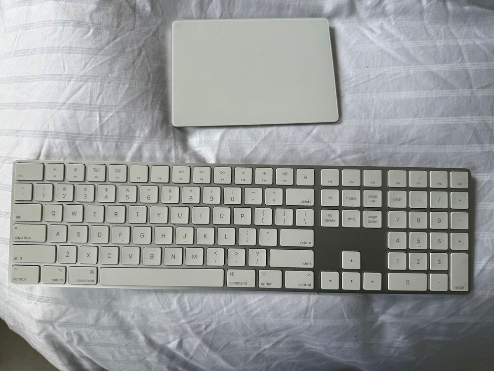 MacBook Pro Retina 15.4-inch (2017) + QUERTY magic keyboard Matériel informatique