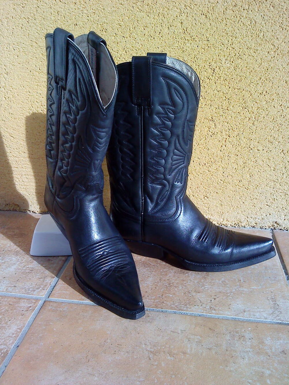 Bottes santiag femme p37
Chaussures