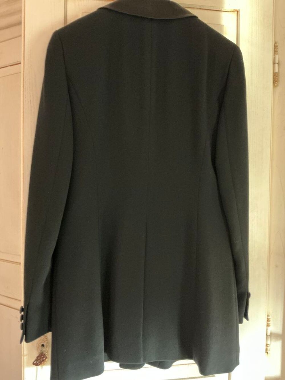 Veste blazer smoking 
DKNY 
Couleur noir 
Laine/silk Vêtements