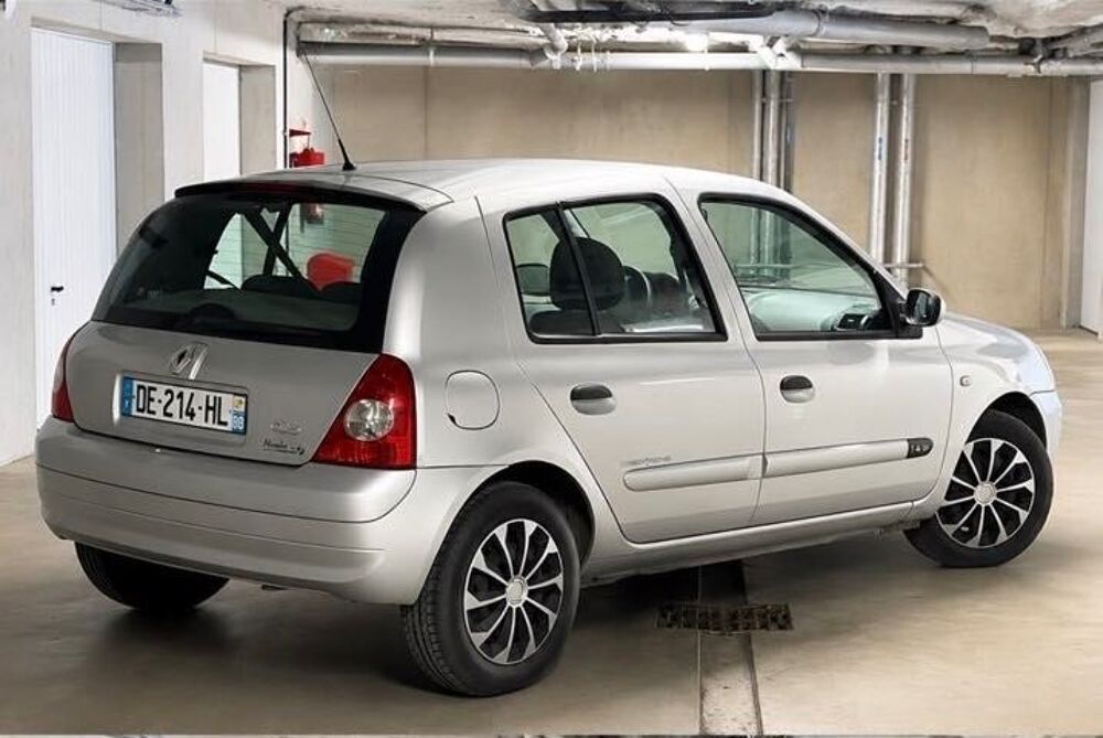 Clio II Clio 1.4i 16V Pack Clim 2005 occasion 38122 Ch&acirc;lons