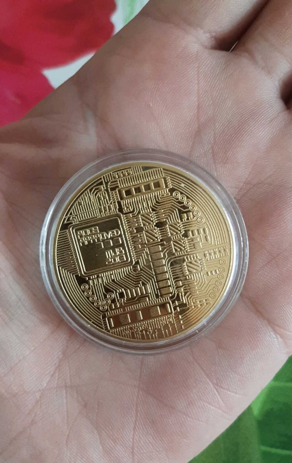 pieces de monnaie avec le signe bitcoin neuve dans sa bo&icirc;te 
