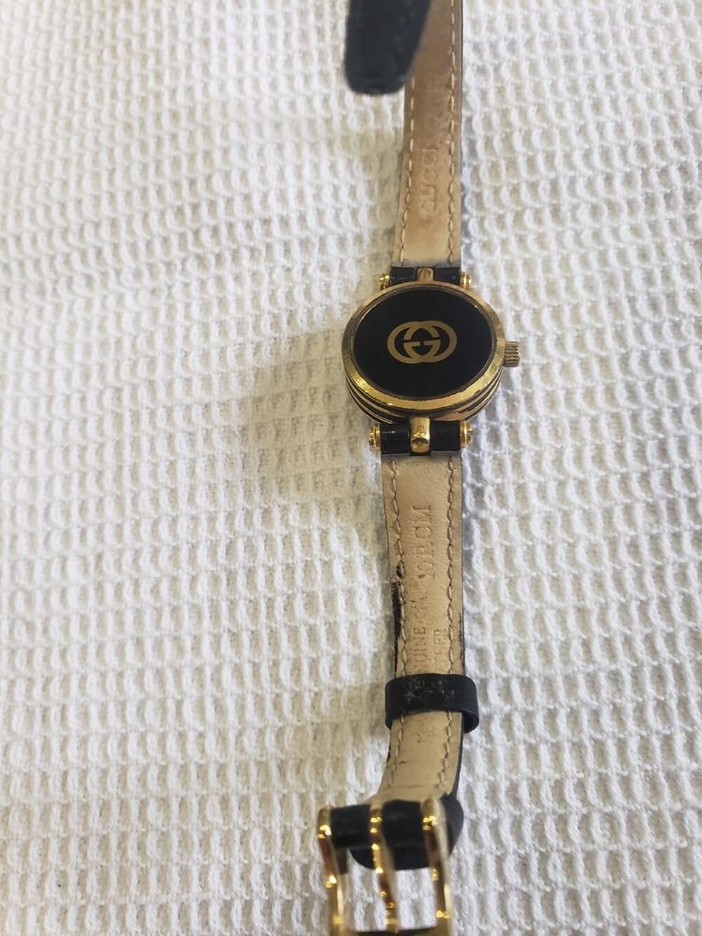 Tr&egrave;s belle montre GUCCI "VINTAGE" Bijoux et montres