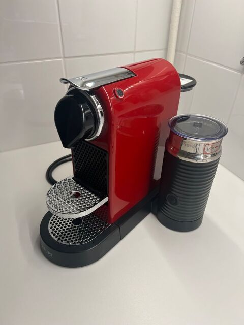 Machine à café Krups Nespresso Krups Nespresso à Laruns - Gros  électroménager,Autres gros électroménager d'occasion