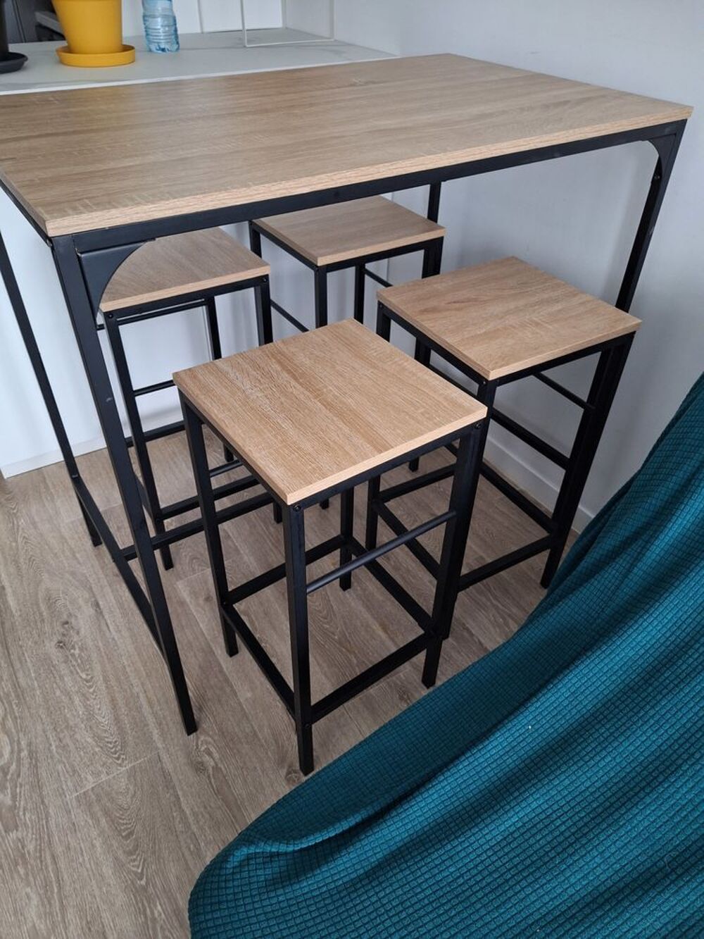 Table haute et 4 chaises Meubles