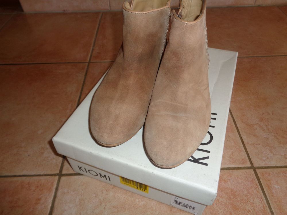 Boots cuir beige Kiomi P39 en TBE &agrave; 13 euros Chaussures