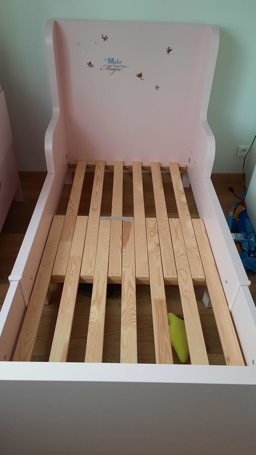 Lit &eacute;volutif enfant rose BUSUNGE + matelas Mobilier enfants