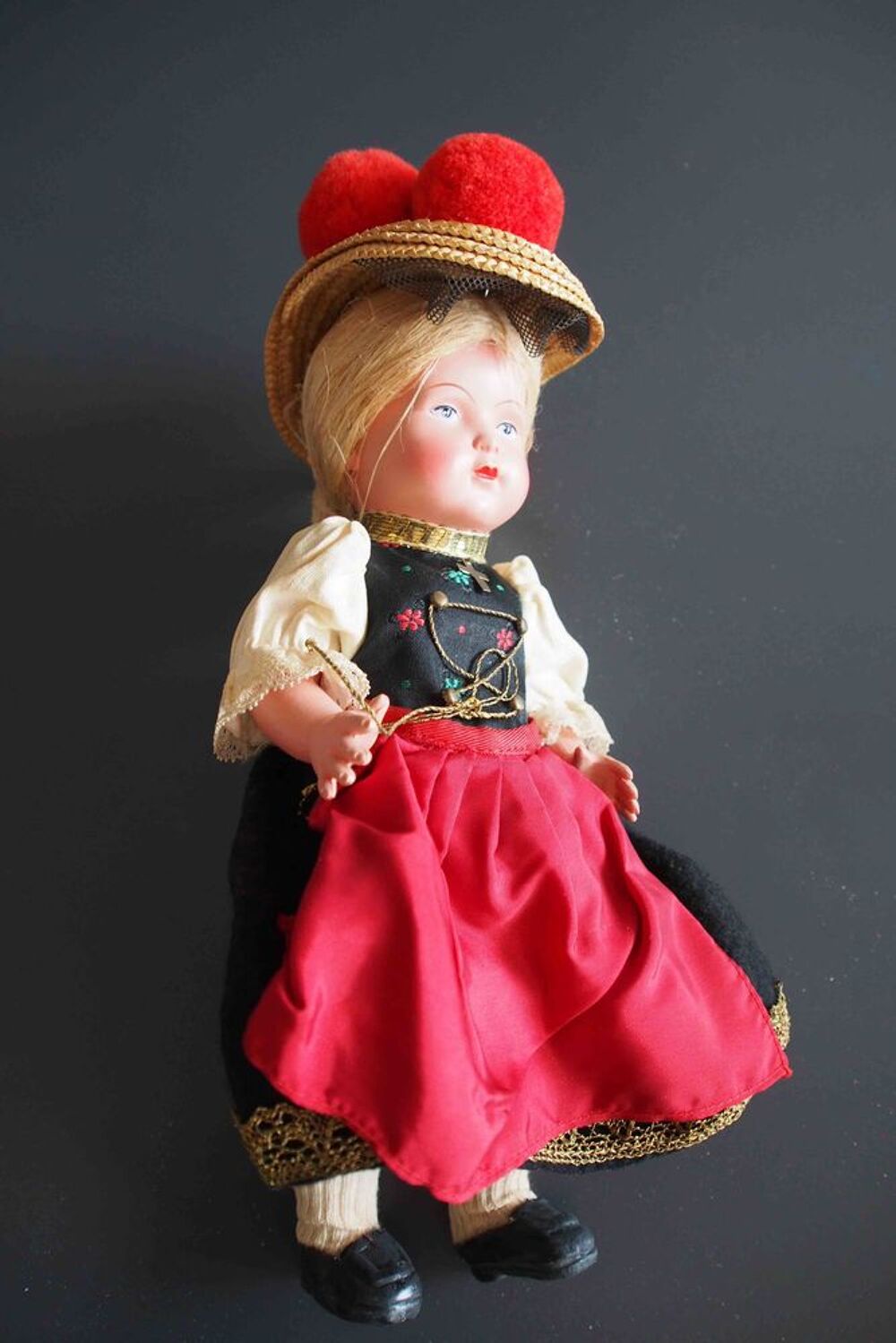 POUPEE ALLEMAGNE TROIS POMPONS 