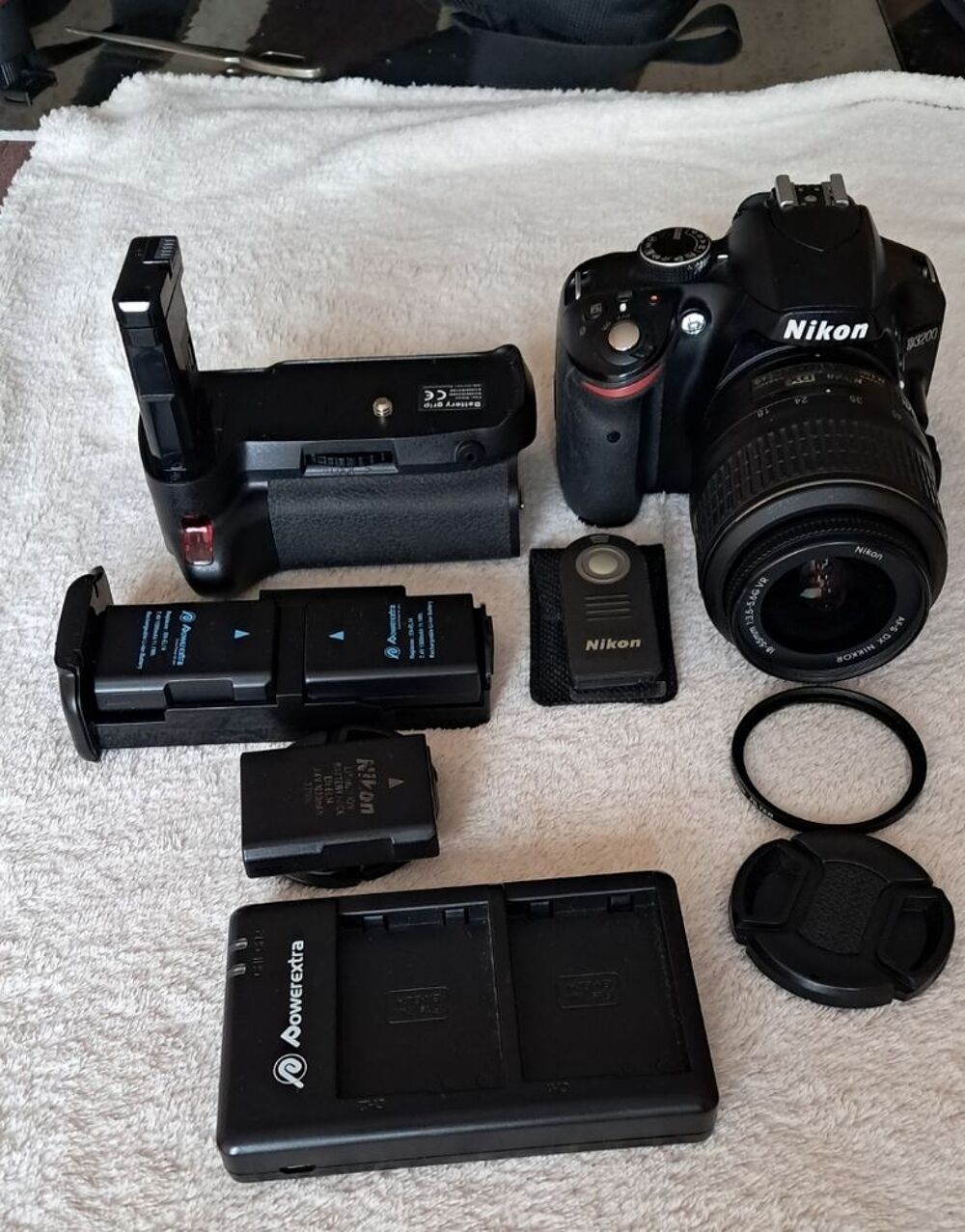 Nikon D3200 Reflex 24Mpx Objectif AF-S DX 18-55 mm et access Photos/Video/TV