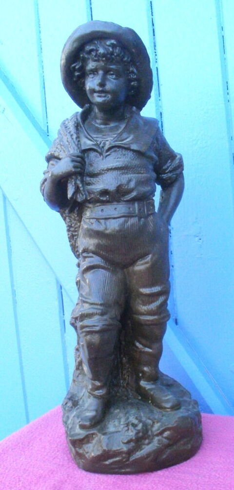 STATUE en platre reprsentant un  jeune garon Hauteur 36 cm 30 Montauban (82)