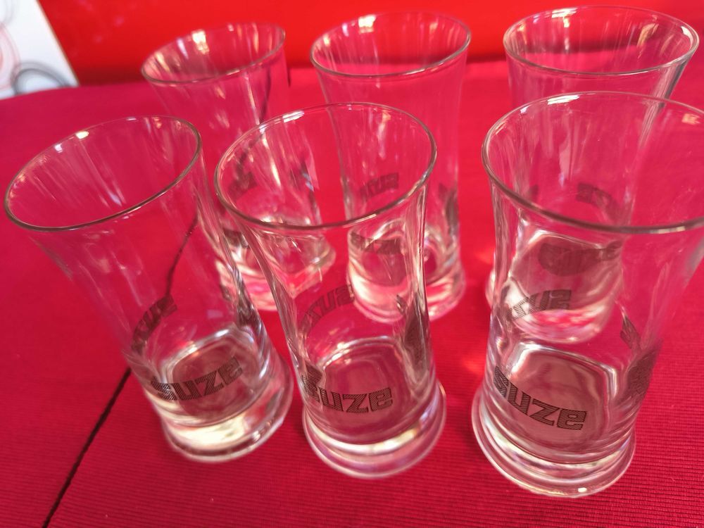 6 verres ancien &agrave; Suze Décoration