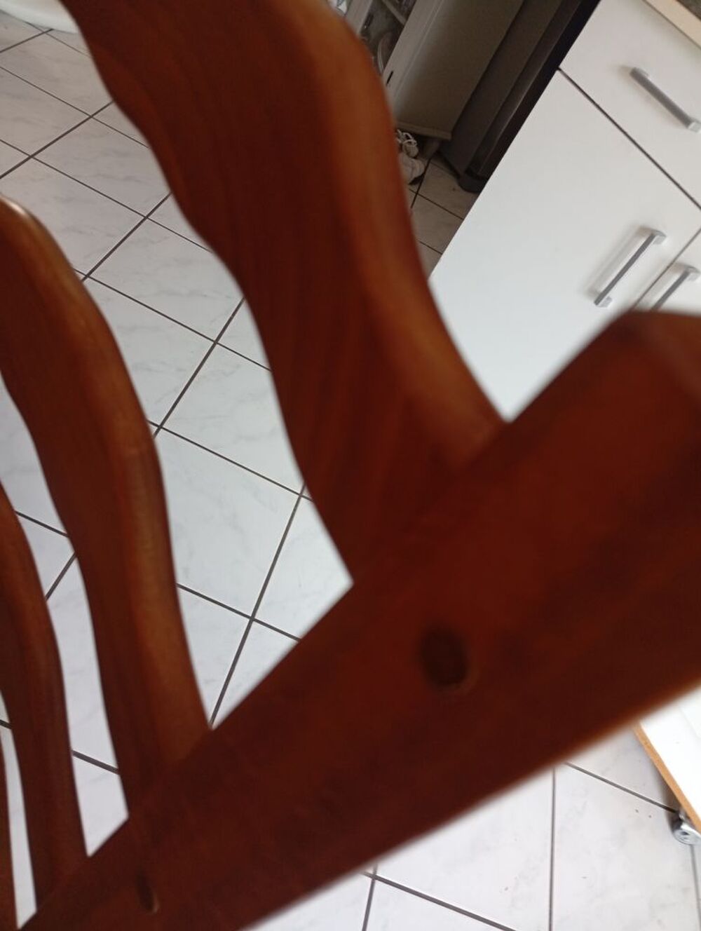 Buffet vaisselier et table et 6 chaises Meubles