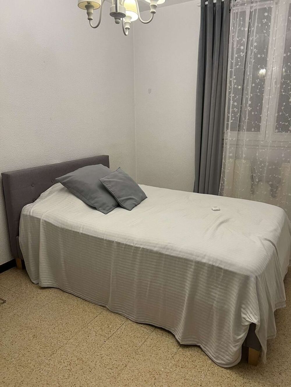 Lit complet avec matelas 120x190cm Meubles
