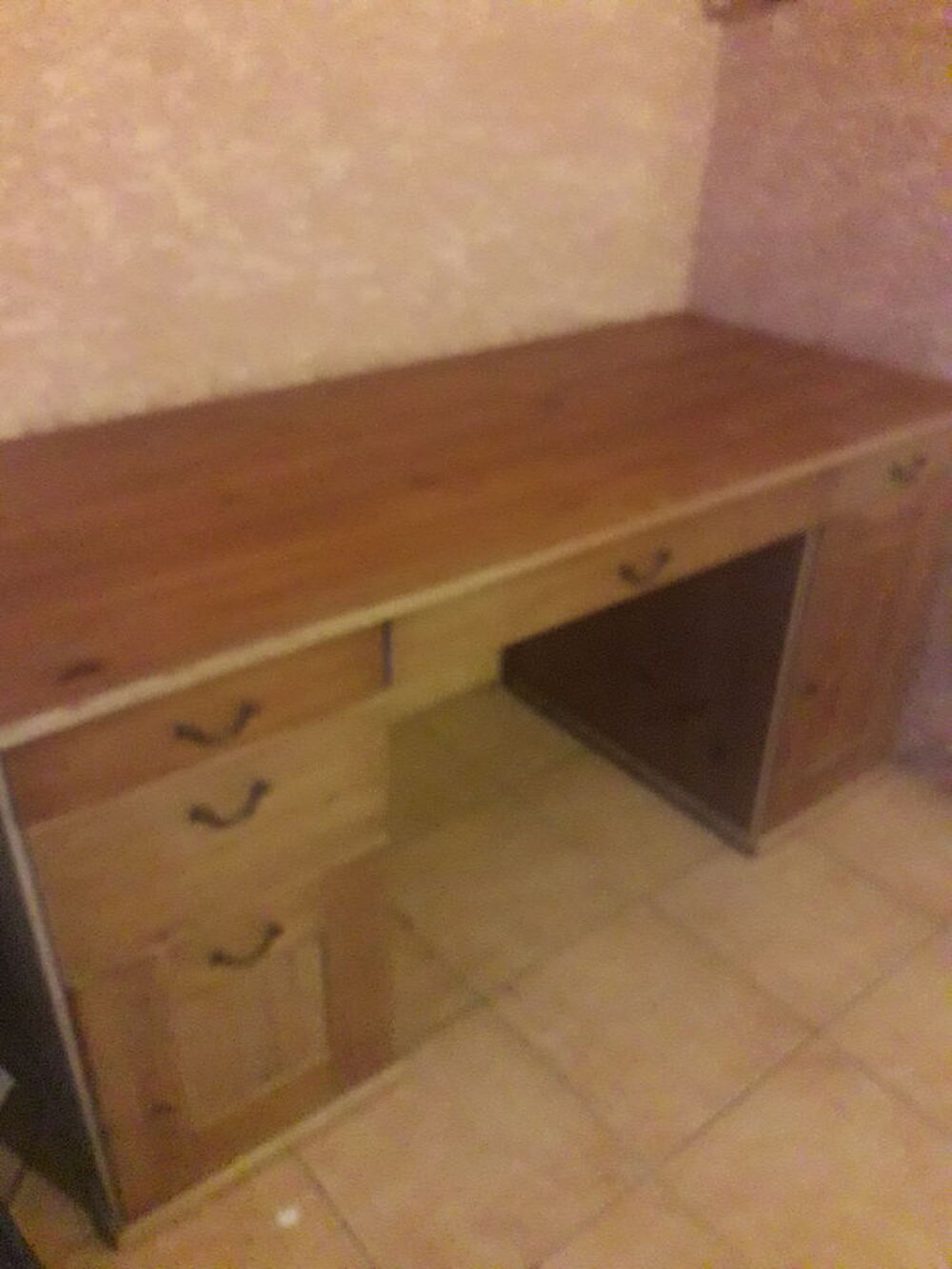 Bureau avec tiroirs et &eacute;tag&egrave;res Meubles
