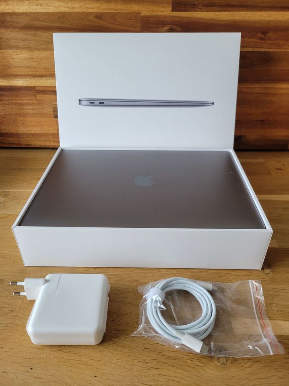 MACBOOK AIR (2020) 13.3" Matériel informatique