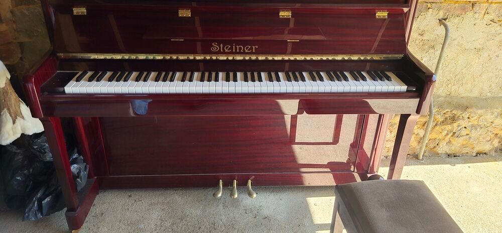 Piano Steiner UP-110 Acajou Instruments de musique