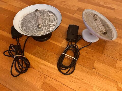 2 petits supports pour lampes halogènes Paris 13 (75)