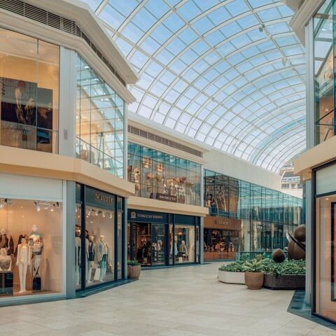 Cellule commerçiale 228 m2 dans Centre Commercial 7068 228 m$$7 068 € CC
