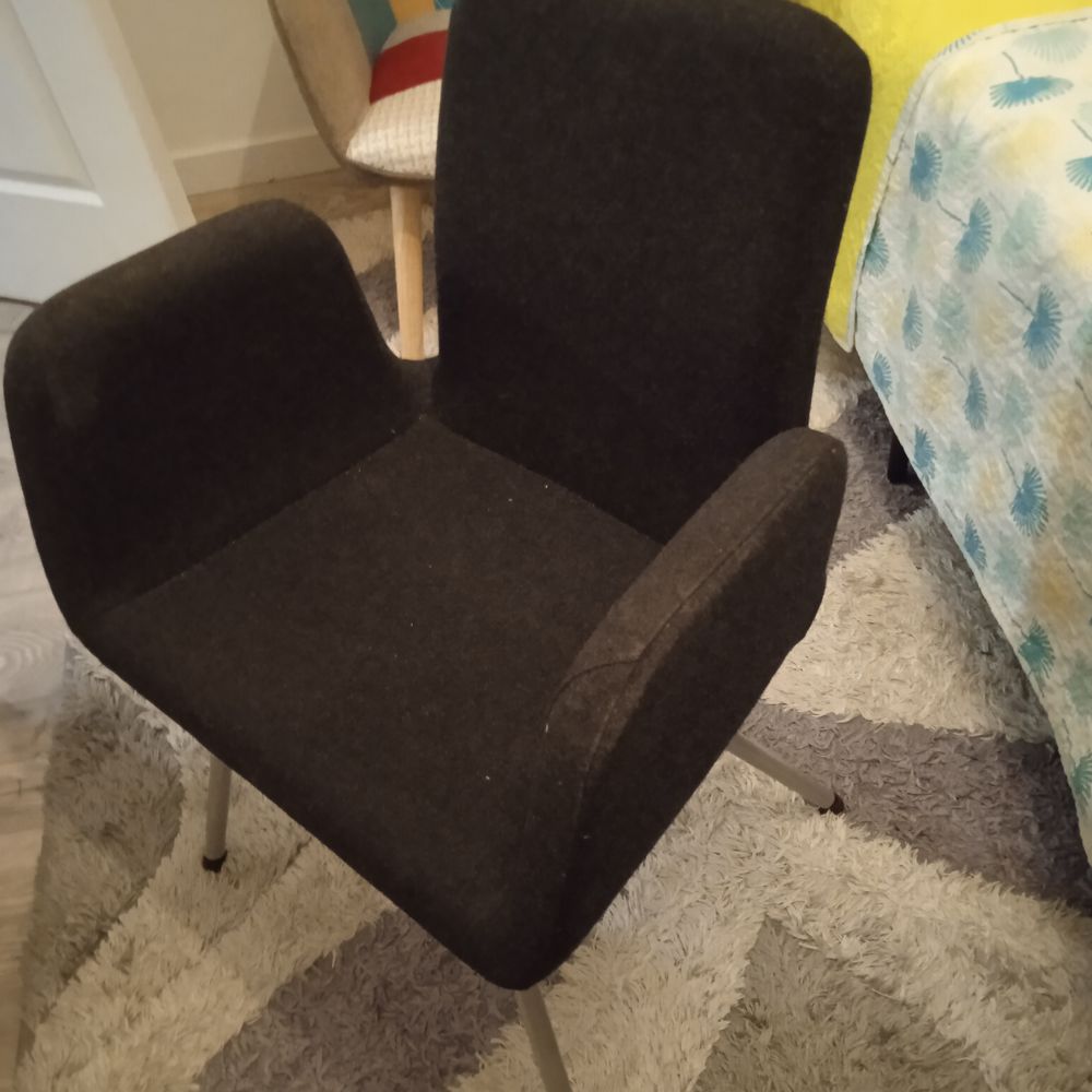 Fauteuil de bureau gris anthracite pieds inox largeur assise Meubles
