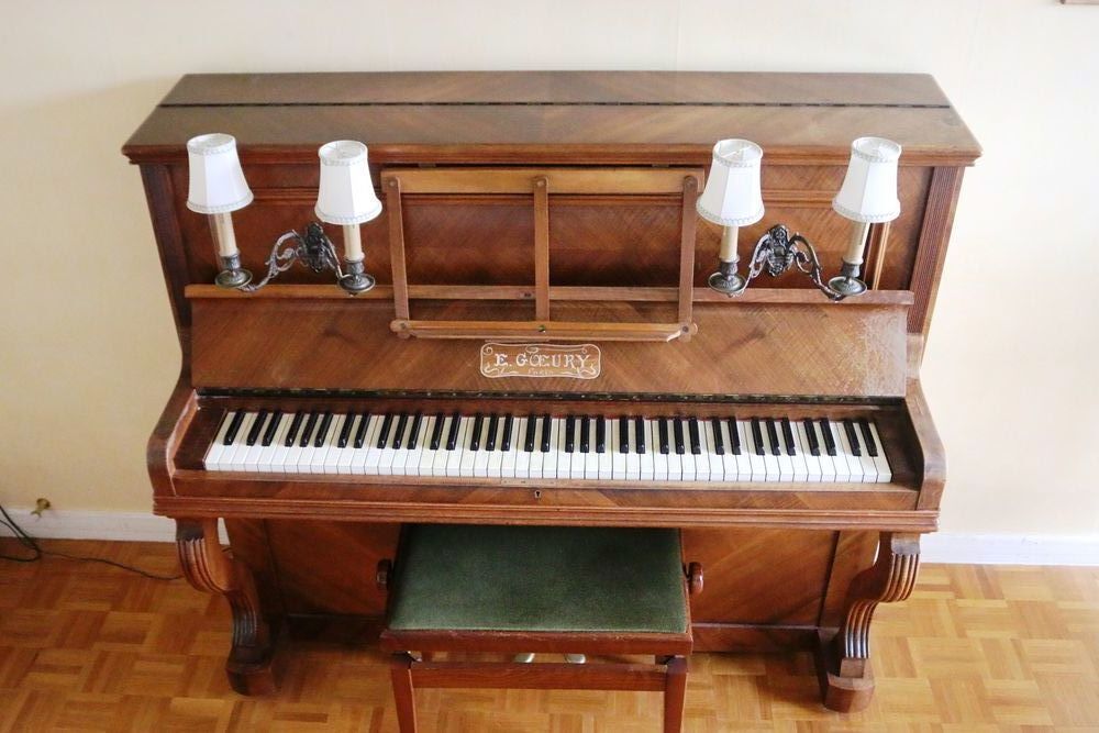 Piano droit ancien Instruments de musique