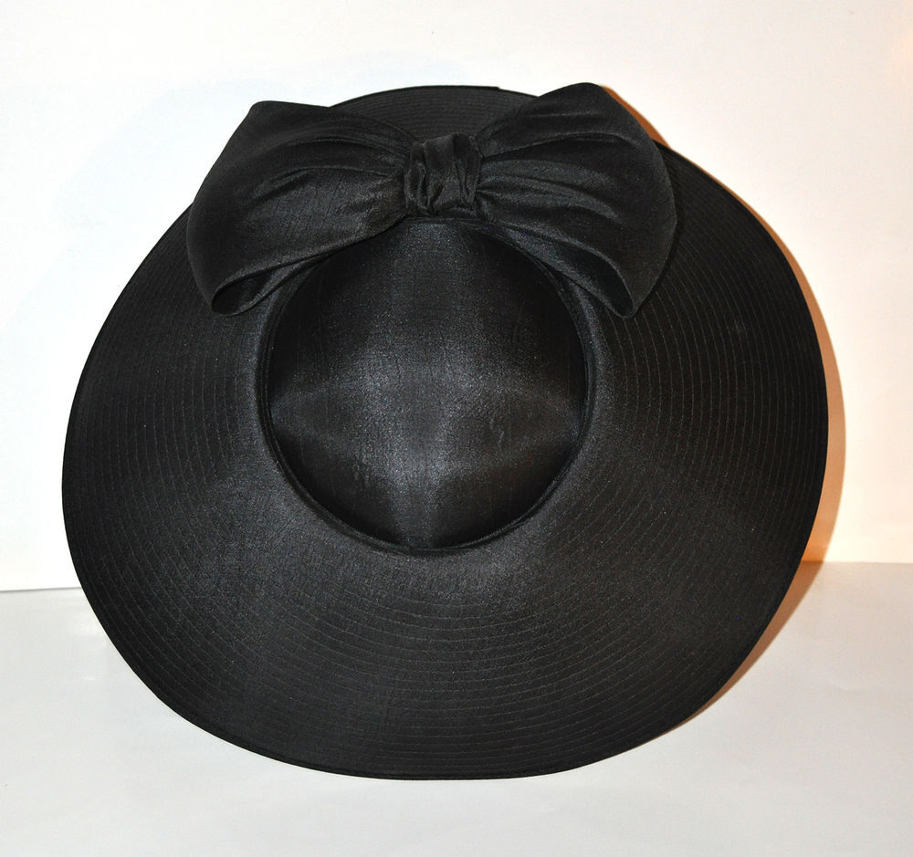Chapeau femme haute couture noir, d&ocirc;me style 1930/19400 marq Vêtements
