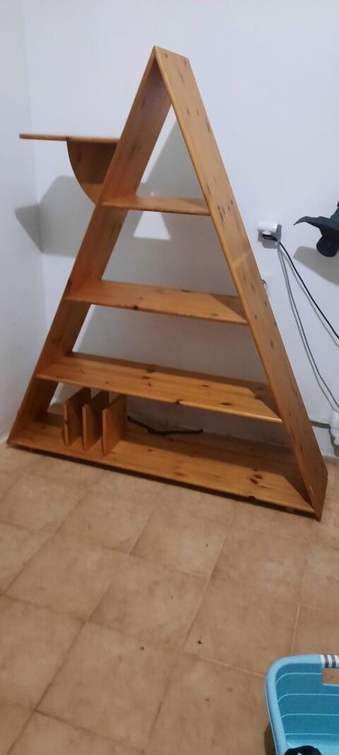 �tag�re en bois original en forme de triangle  70 Narbonne (11)