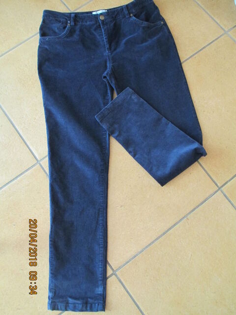 U Femme 42 pantalon bleu marine 12 Limeil-Brvannes (94)
