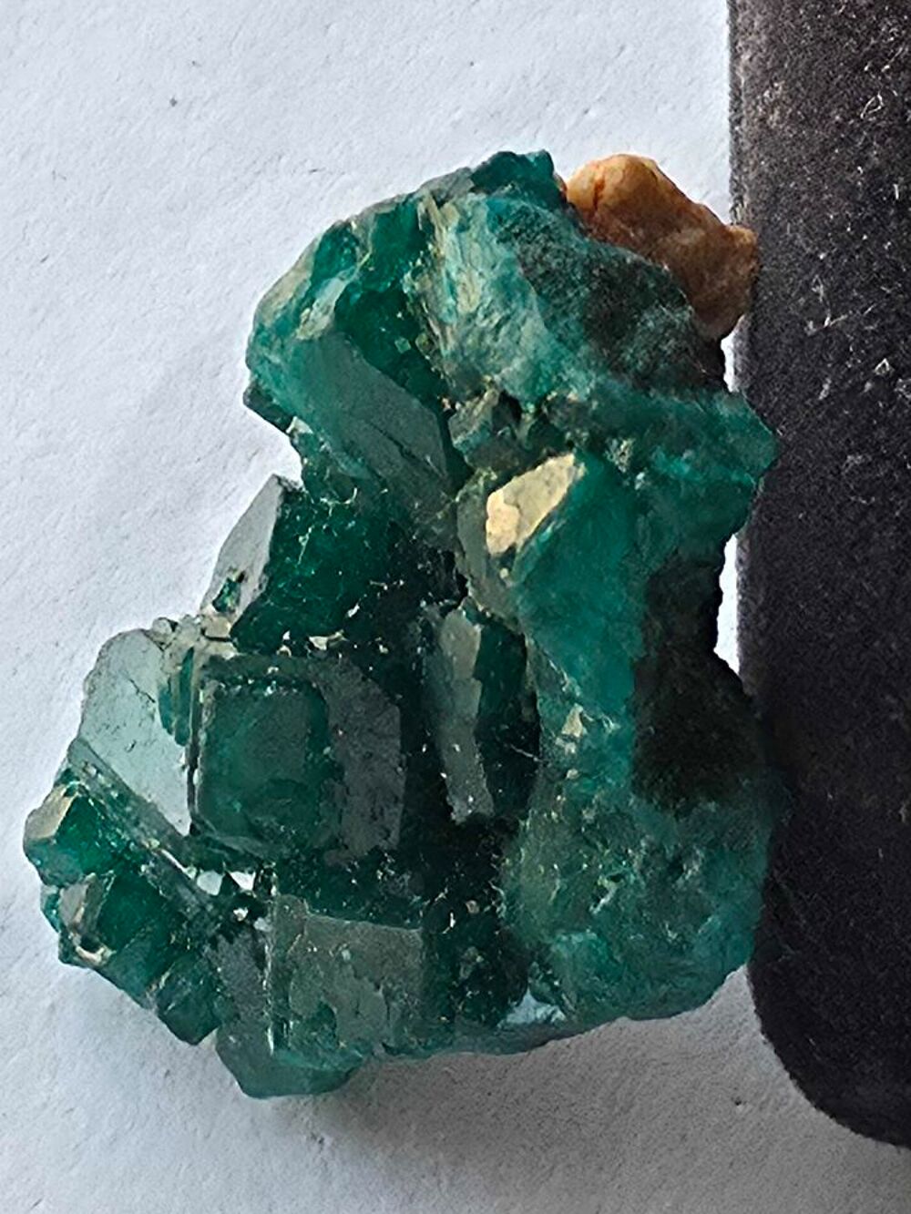 V&eacute;ritable Dioptase Verte sur gangue-Sp&eacute;cimen de 15g du Congo 