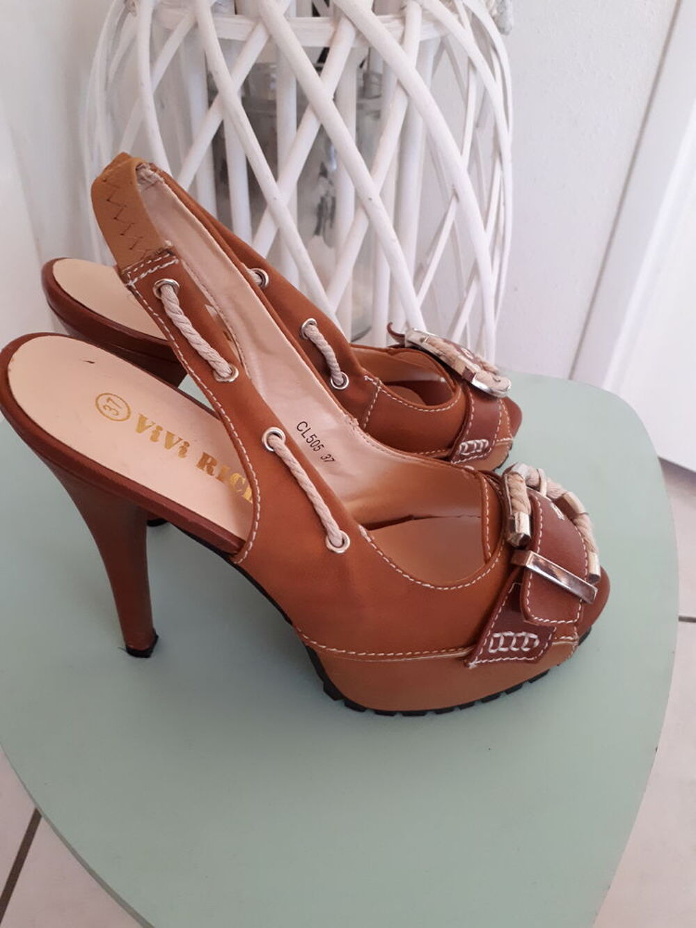 CHAUSSURE &Agrave; TALON Chaussures