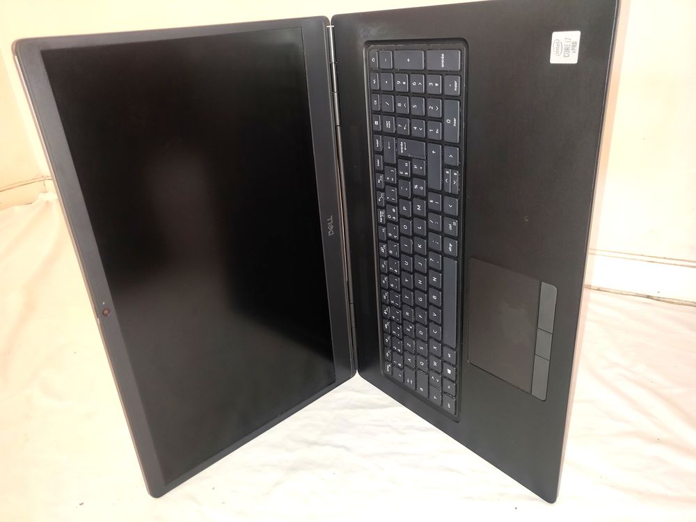 Workstation Dell 7750/RTX 4000 8go Gddr6 Matériel informatique