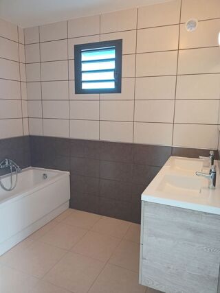  Villa � louer 5 pi�ces 115 m�