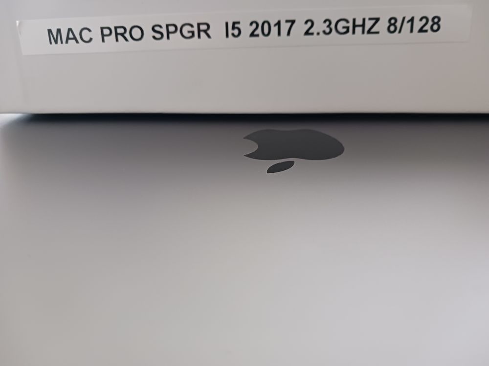 Macbook pro reconditionn&eacute; neuf jamais servie Matériel informatique