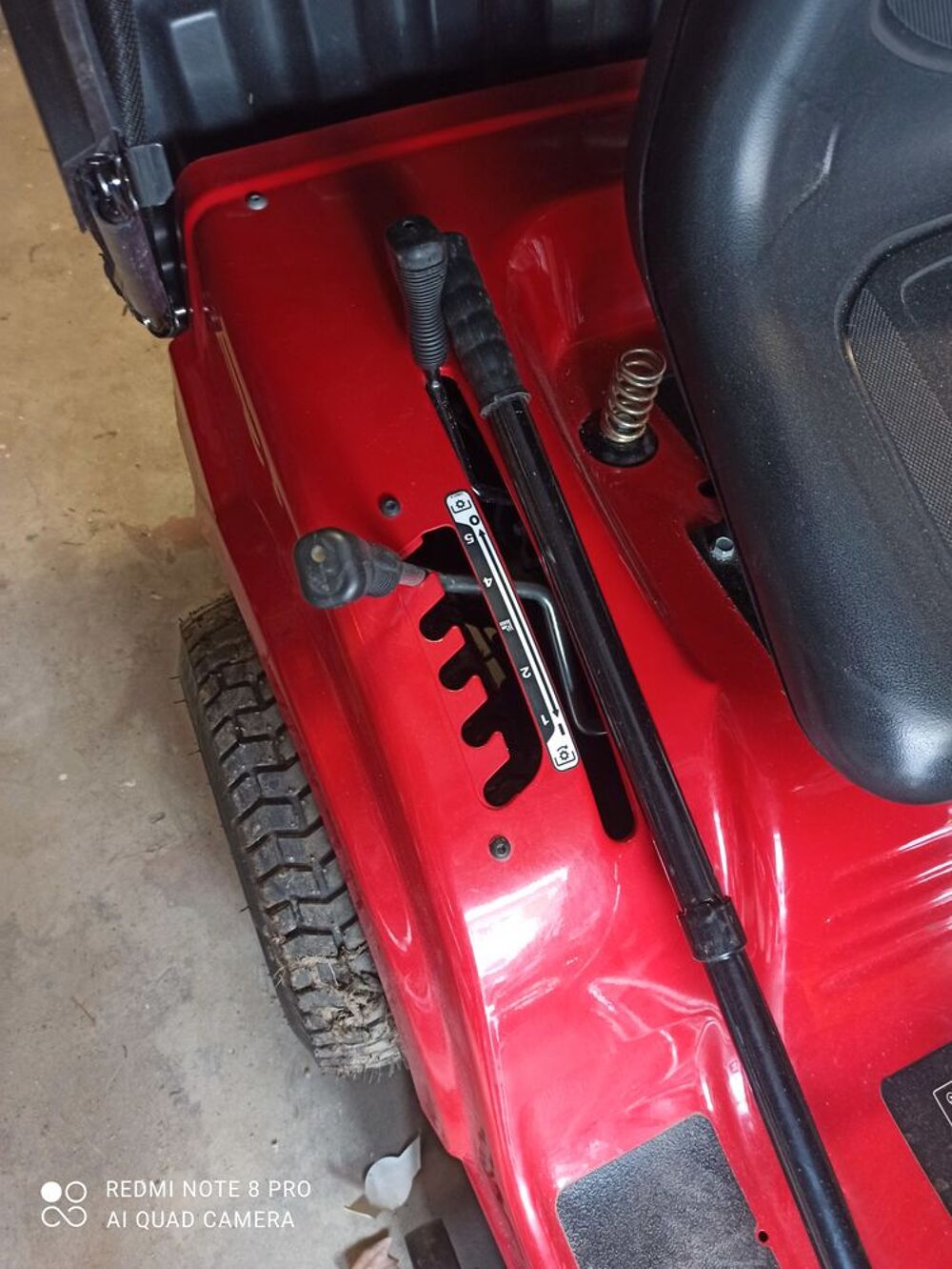 Tondeuse auto port&eacute;e Jardin