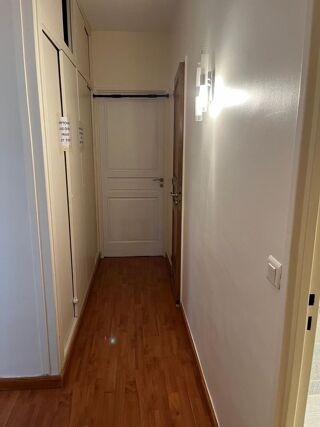  Appartement à louer 3 pièces 76 m²